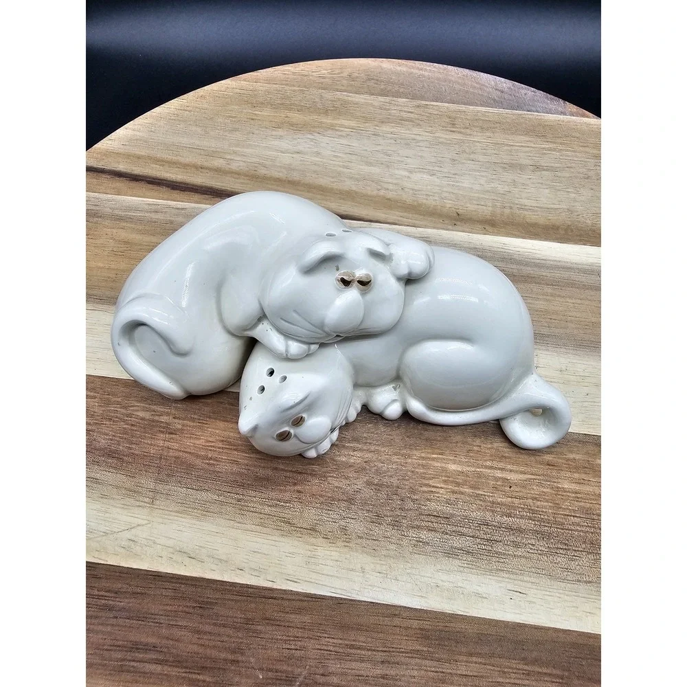 Vintage Fitz & Floyd Cat Nap Nesting Cats Pair Of Salt & Pepper Shakers